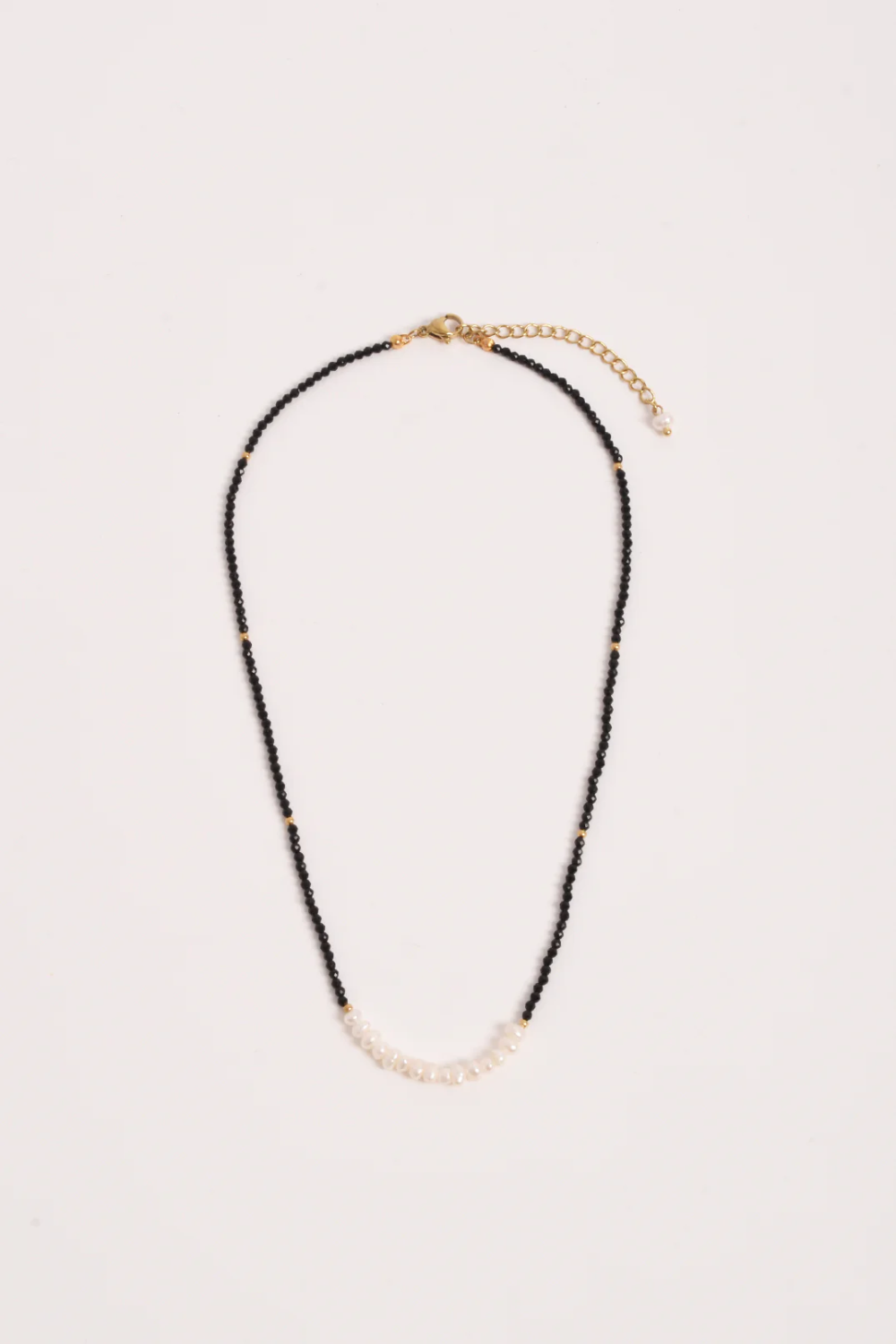 Adorne Pearl Panel Glass Bead Necklace - Black AND2571