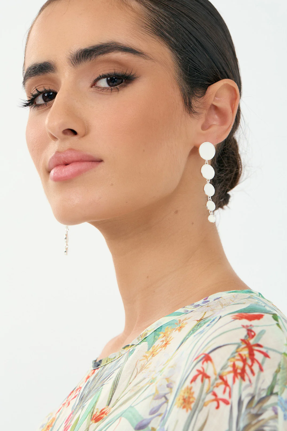 Adorne Graduated Shell Earrings - Cream/Silver AED4157