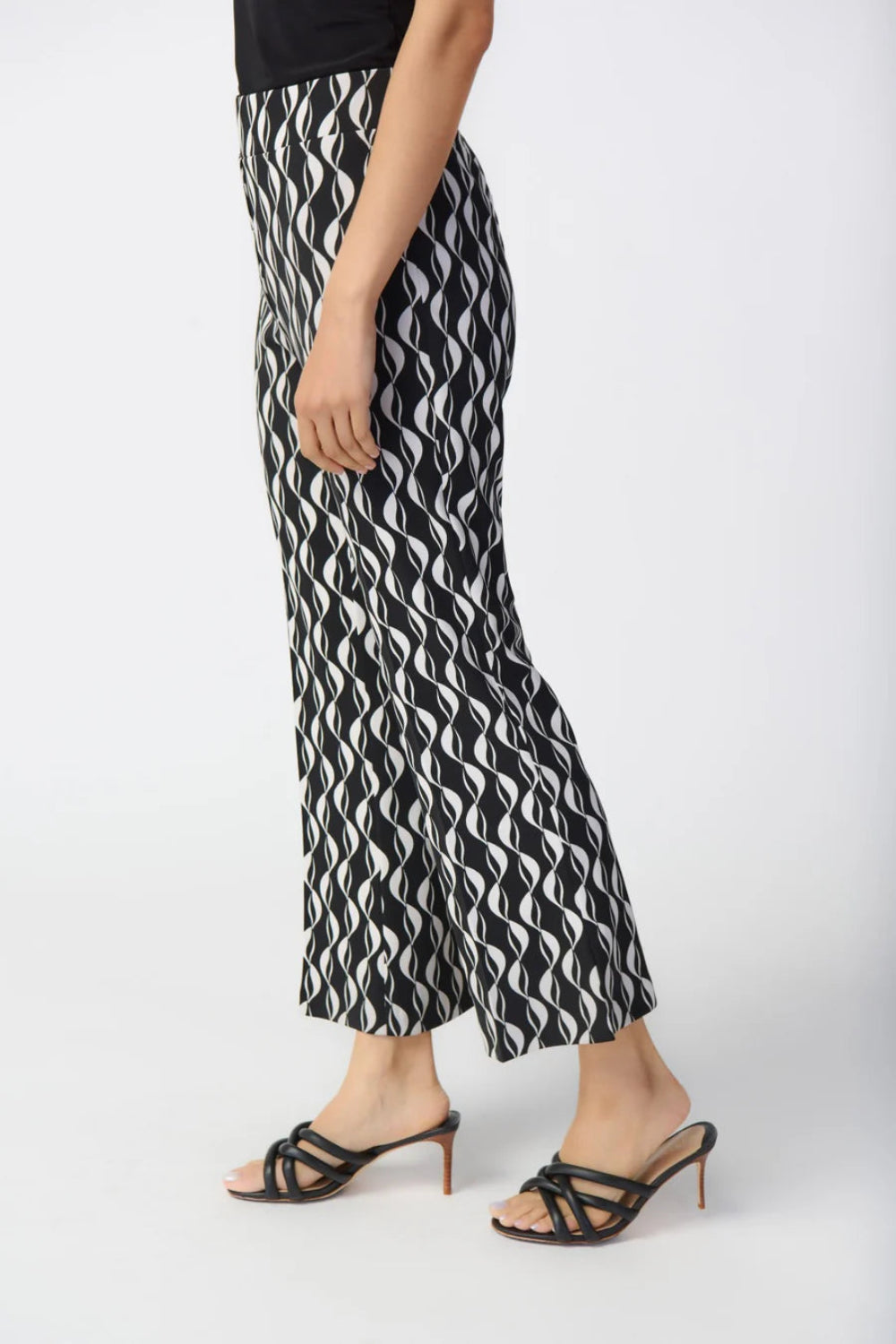 Joseph Ribkoff Flared Short Pants, Two-tone Waves 241151