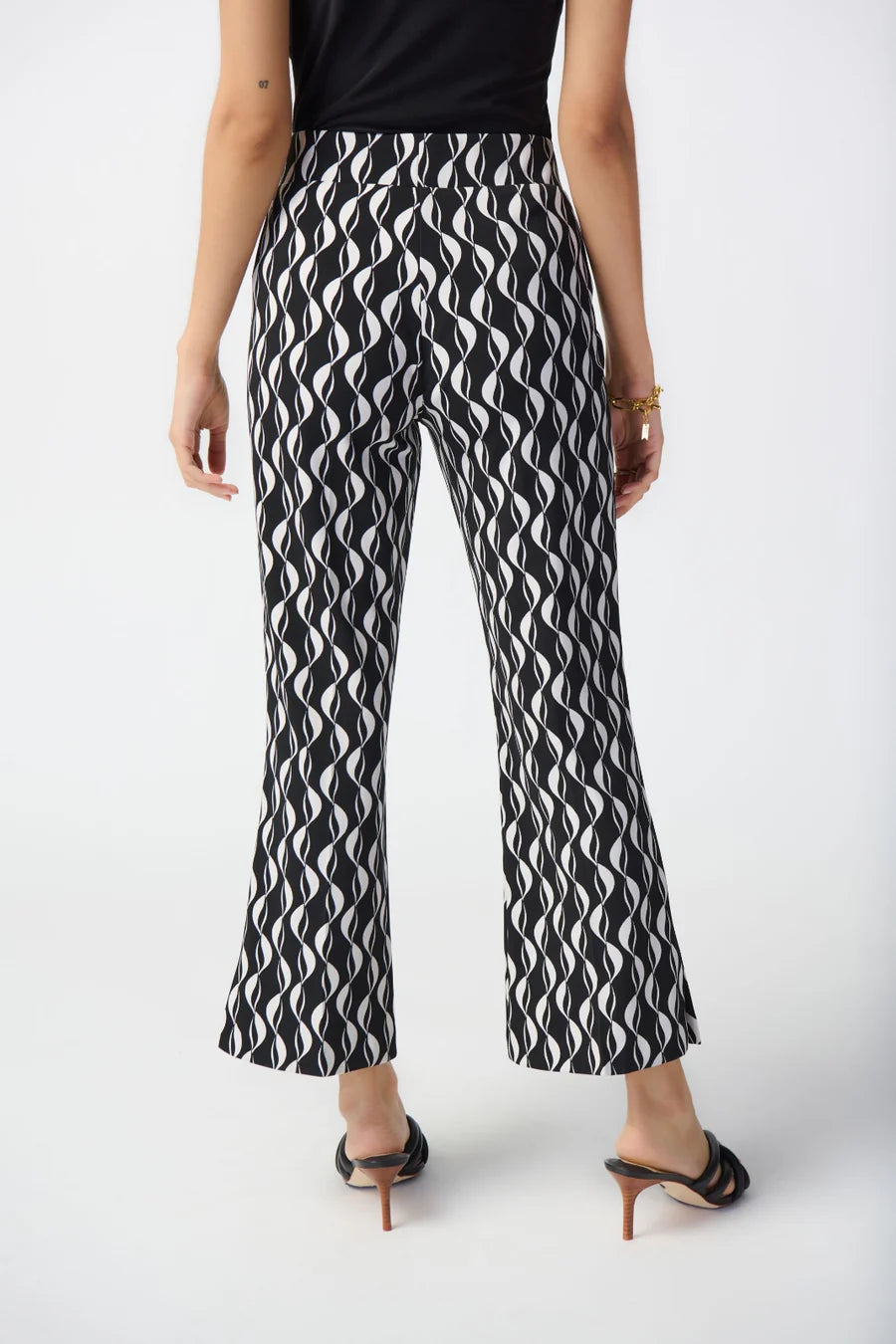 Joseph Ribkoff Flared Short Pants, Two-tone Waves 241151