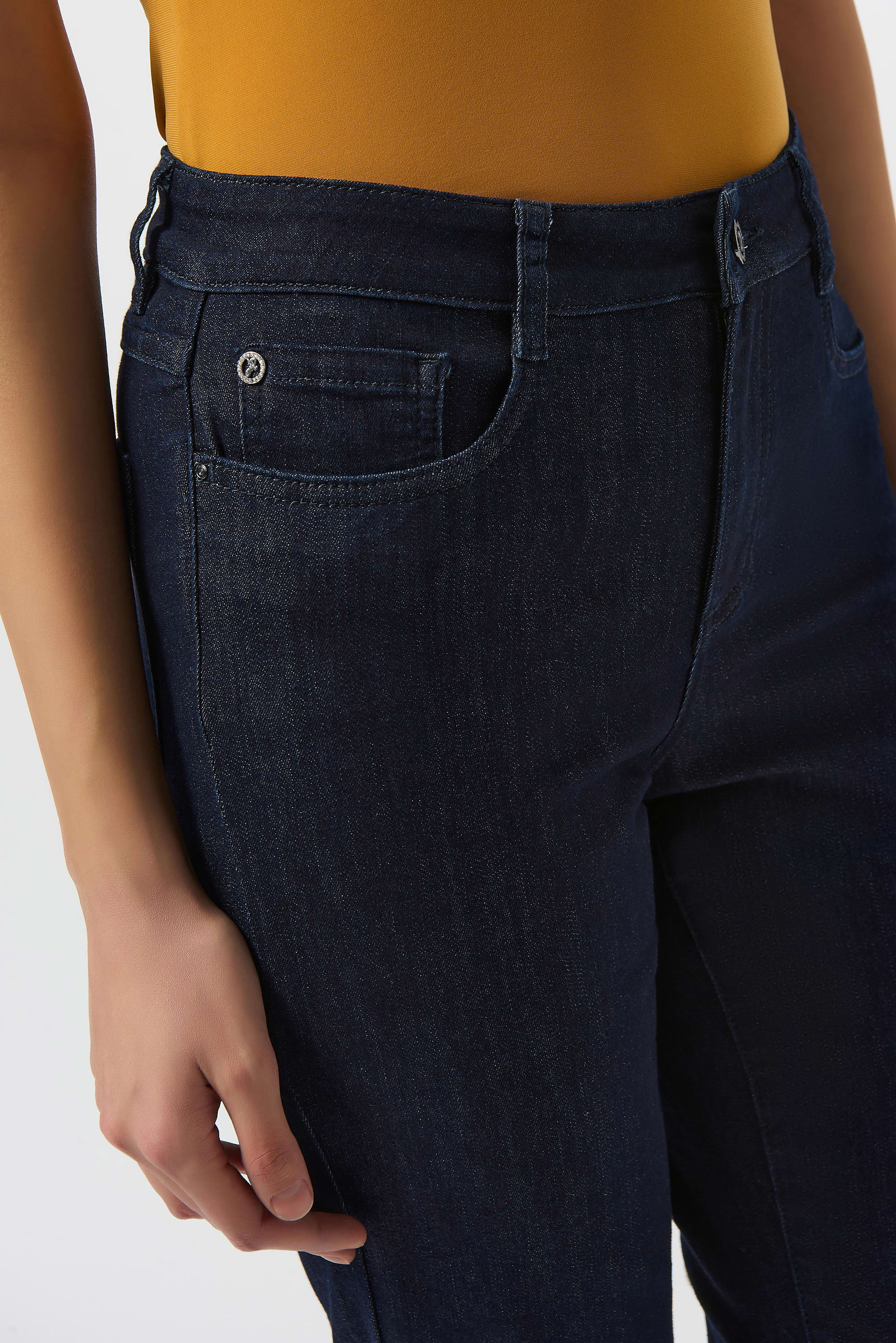 Joseph Ribkoff Gia | Classic Slim Fit Stretch Jeans 251966