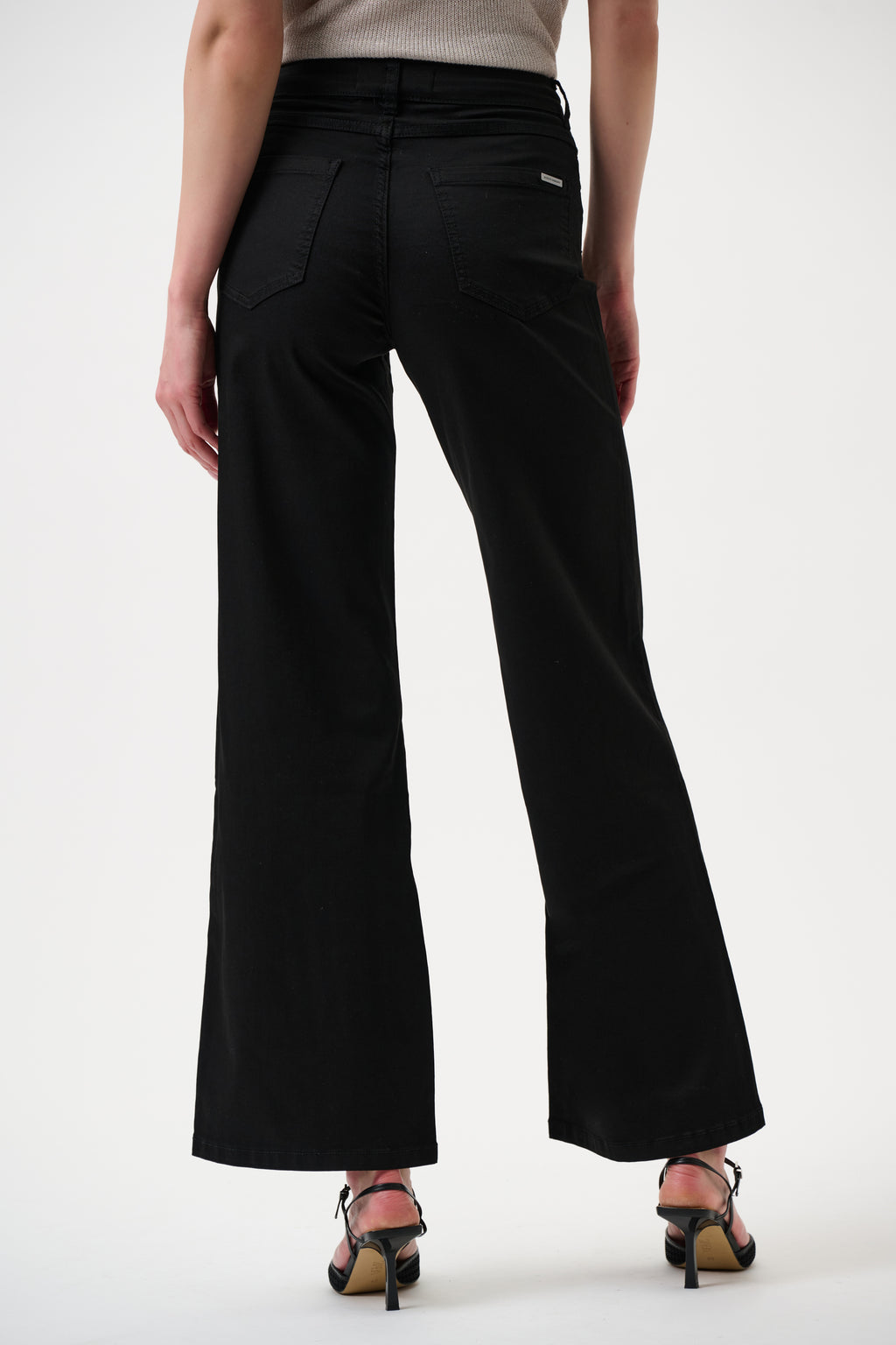 Joseph Ribkoff Goldie | Classic Wide-Leg Stretch Jeans 251968BCO