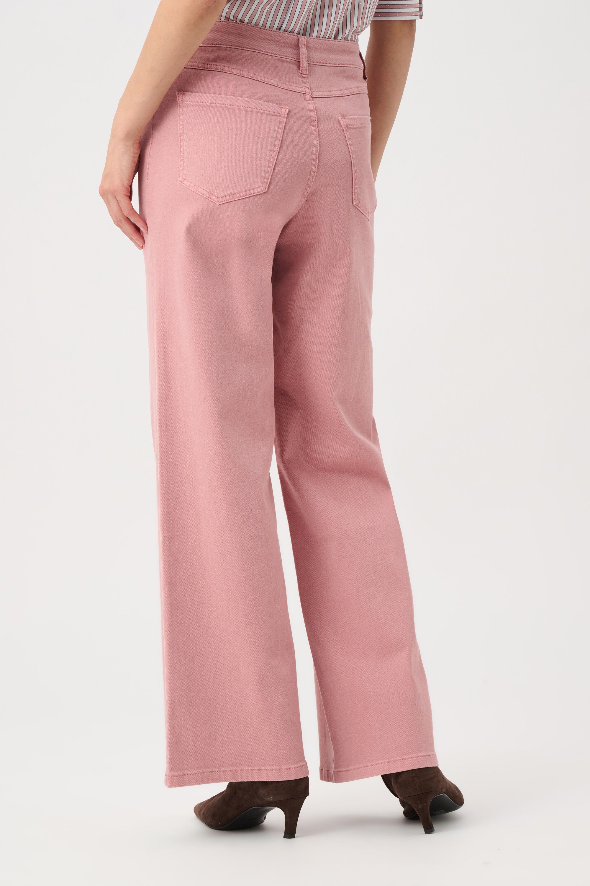 Joseph Ribkoff Goldie | Classic Wide-Leg Stretch Jeans 251968F26