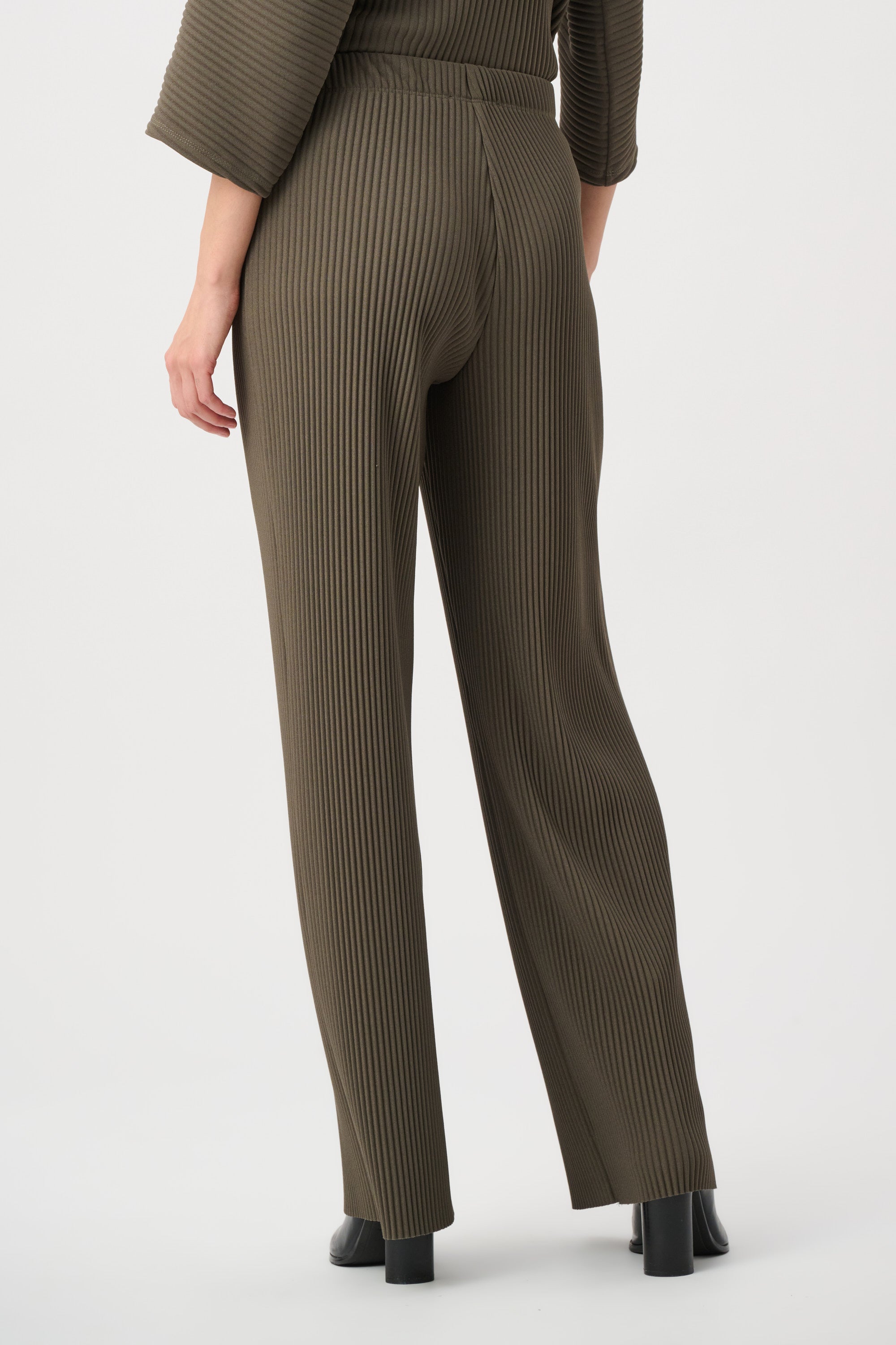 Joseph Ribkoff Pleated Scuba Crepe Wide-Leg Pants 254006F26