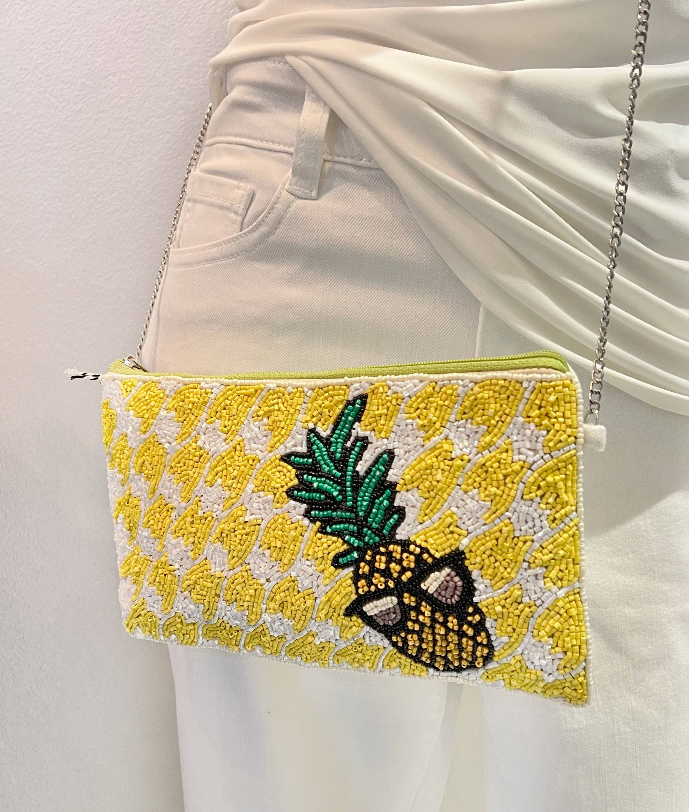 Zoda Handmade Beaded Bag AP24016A