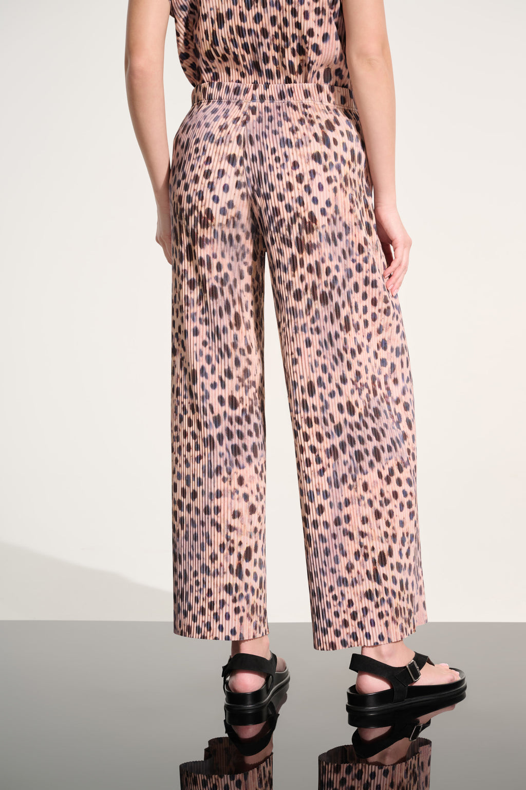 Joseph Ribkoff Pleated Scuba Crepe Animal Print Pull-On Wide Leg Pants 262619