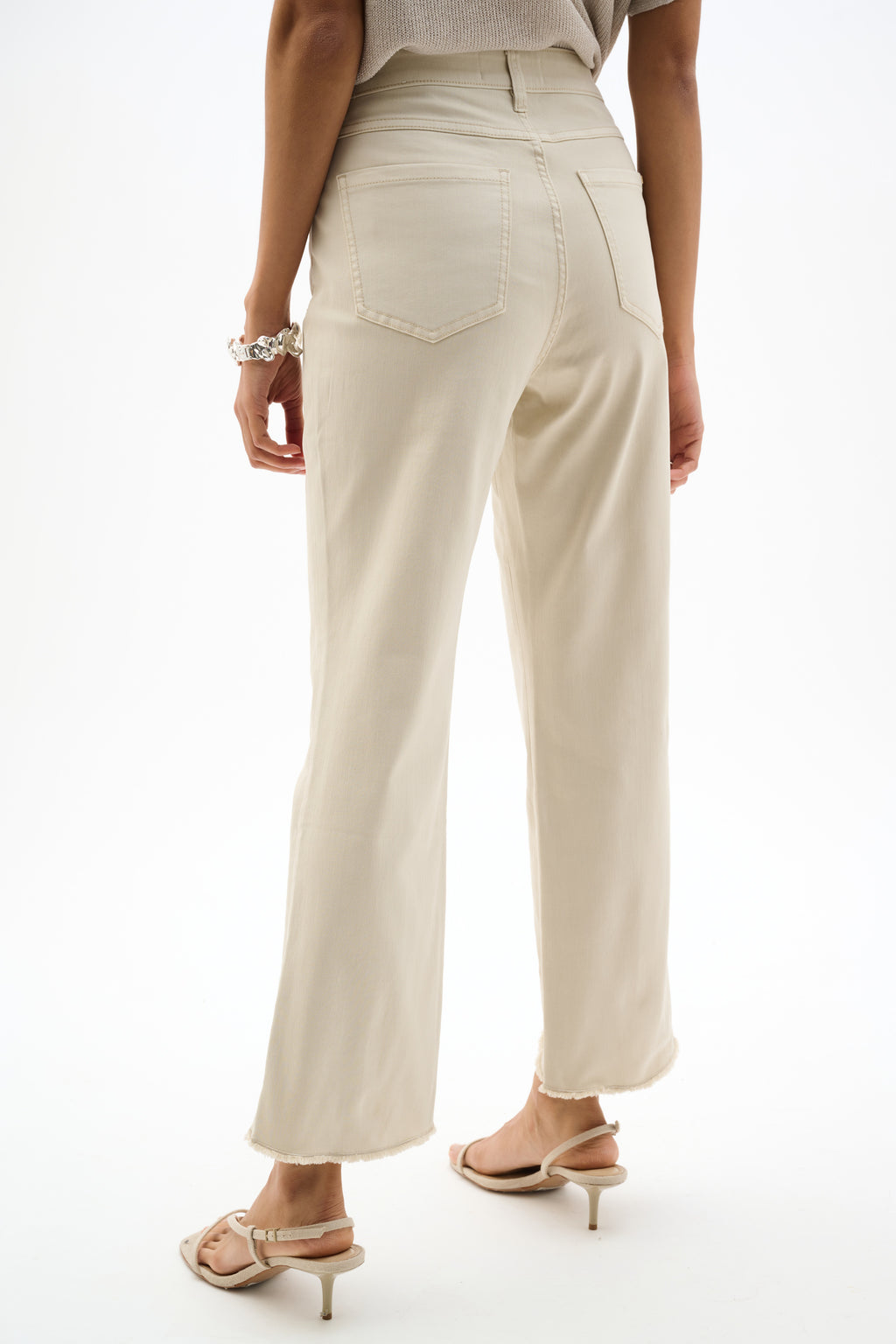 Joseph Ribkoff Repreve Straight Jeans With Flower Embroidery in Moonstone 262980