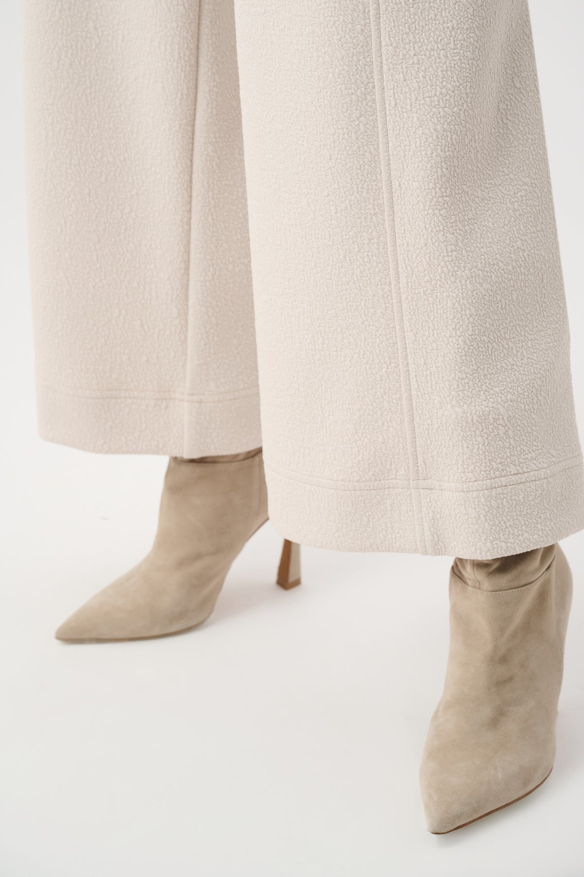 Joseph Ribkoff Textured Knit Jacquard Culotte Pants With Pin-Tuck Detail 263047