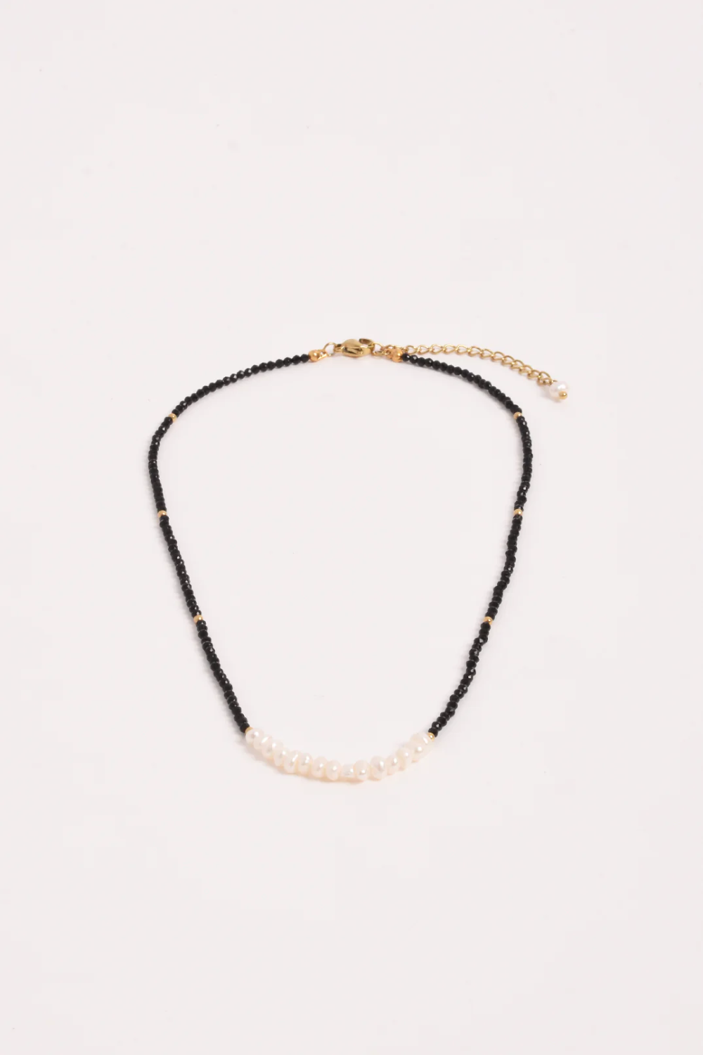 Adorne Pearl Panel Glass Bead Necklace - Black AND2571