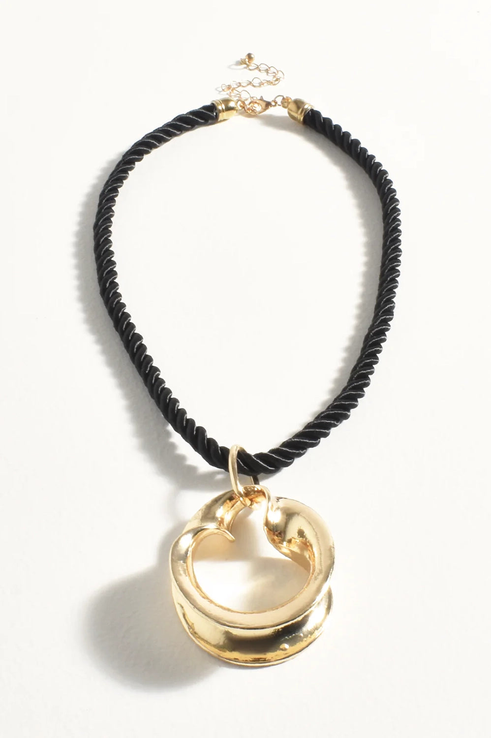 Adorne Short ring Pendant Event Necklace AND2613