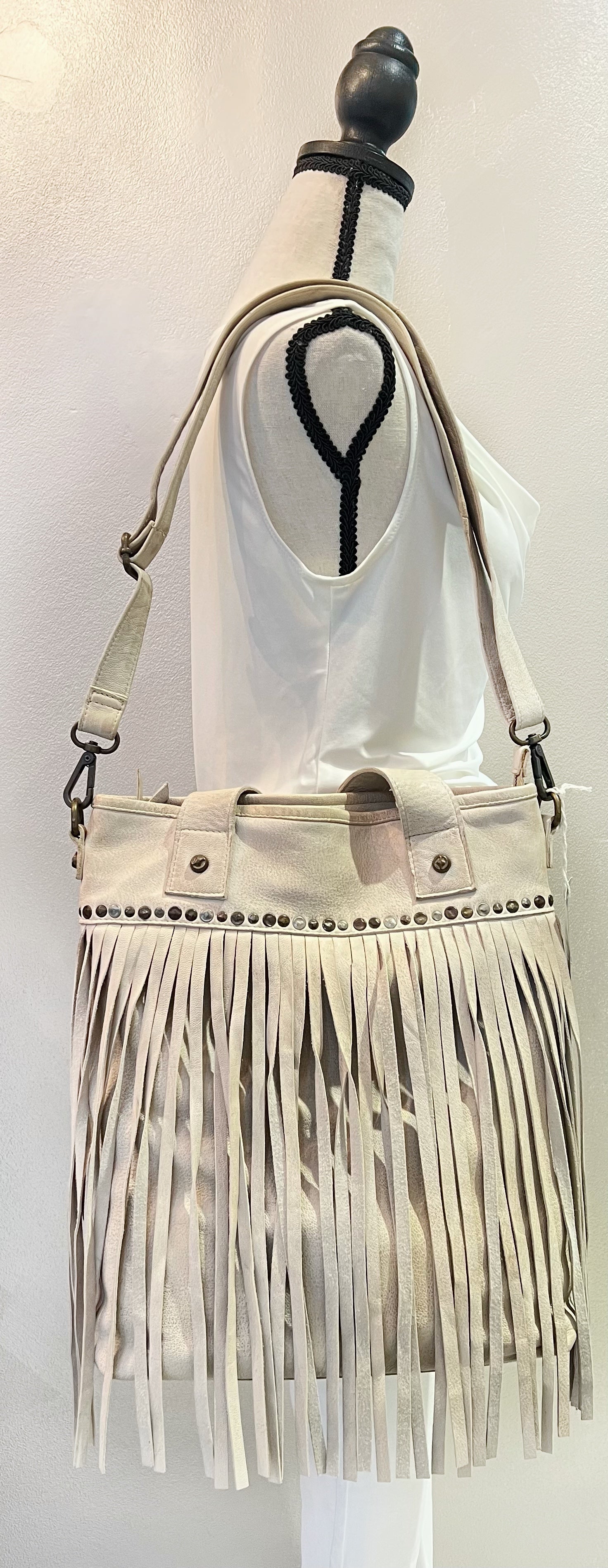 Cadelle Leather Bag ILBS5670